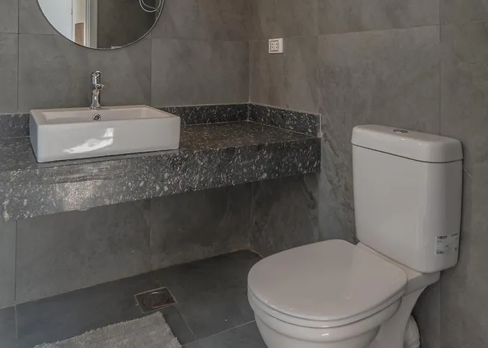 Elegant 2-bedroom With Private Heated Pool
