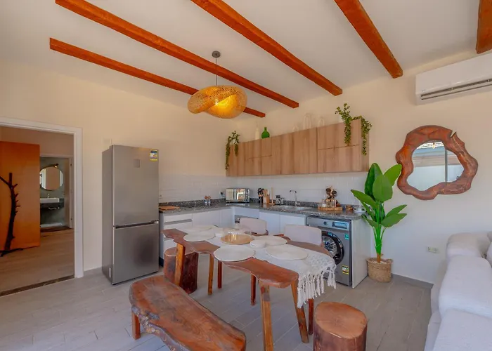 Apartment Elegant 2-bedroom With Private Heated Pool *