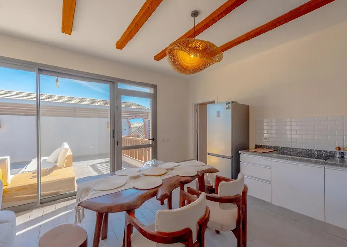Apartment Elegant 2-bedroom With Private Heated Pool *
