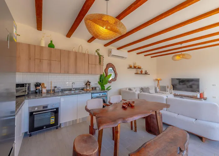 Apartment Elegant 2-bedroom With Private Heated Pool *